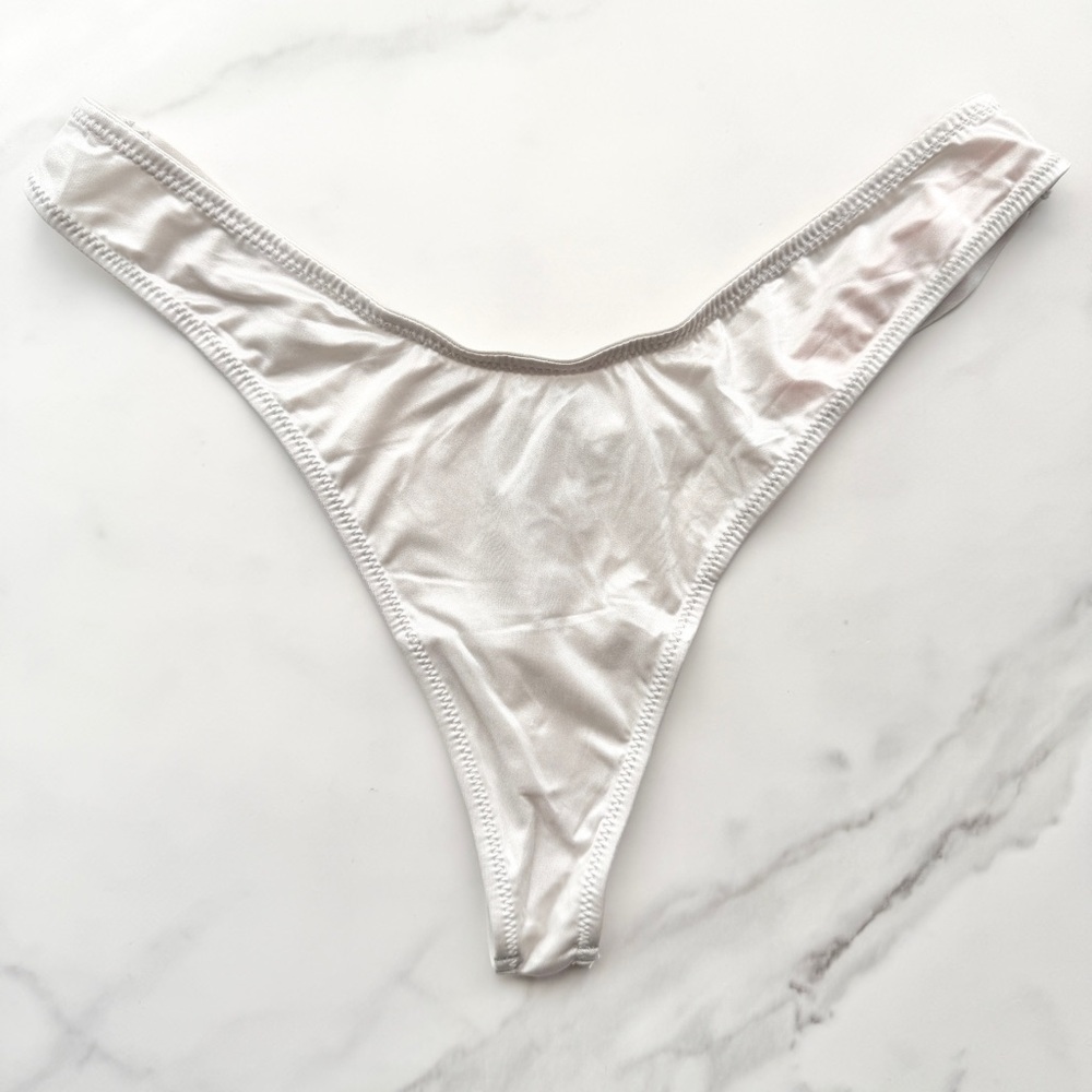 NWT VICTORIA’S SECRET VERY SEXY SMOOTH STARSTRUCK STRAPPY HIGH-LEG THONG PANTY